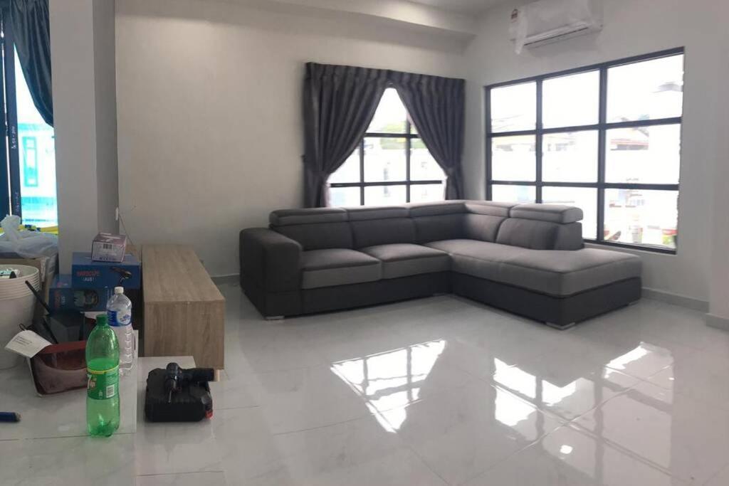 22Pax :Taman Pelangi Party House Nearby Midvelly Vila Johor Bahru Exterior foto